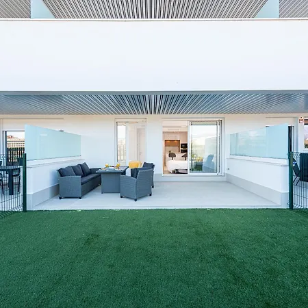 Wintowinrentals Exclusive With A Large Terrace In The Coastal Paradise Of Apartment Torre Del Mar